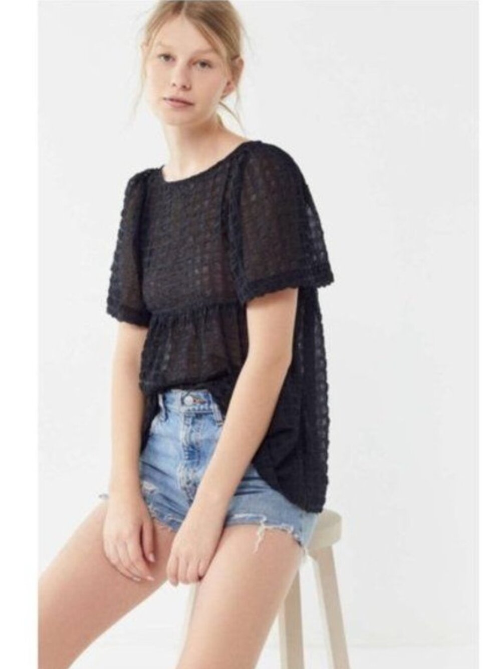 UO Helena Crinkle Short Sleeve Babydoll Top - S